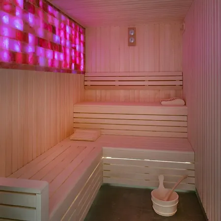 Ξενοδοχείο με διαμερίσματα Sevenline Purpan 4*