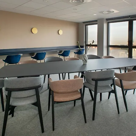 Ξενοδοχείο με διαμερίσματα Sevenline Purpan