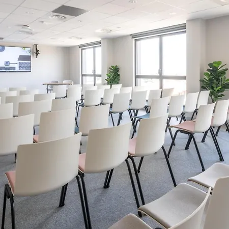 Sevenline Purpan Apartahotel 4*